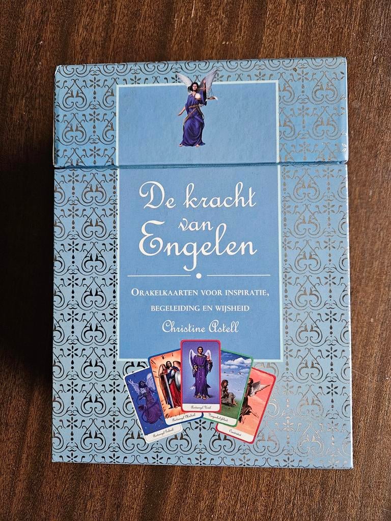 De Kracht van Engelen Orakelkaarten - Christine Astell, Boeken, Esoterie en Spiritualiteit, Zo goed als nieuw, Instructieboek