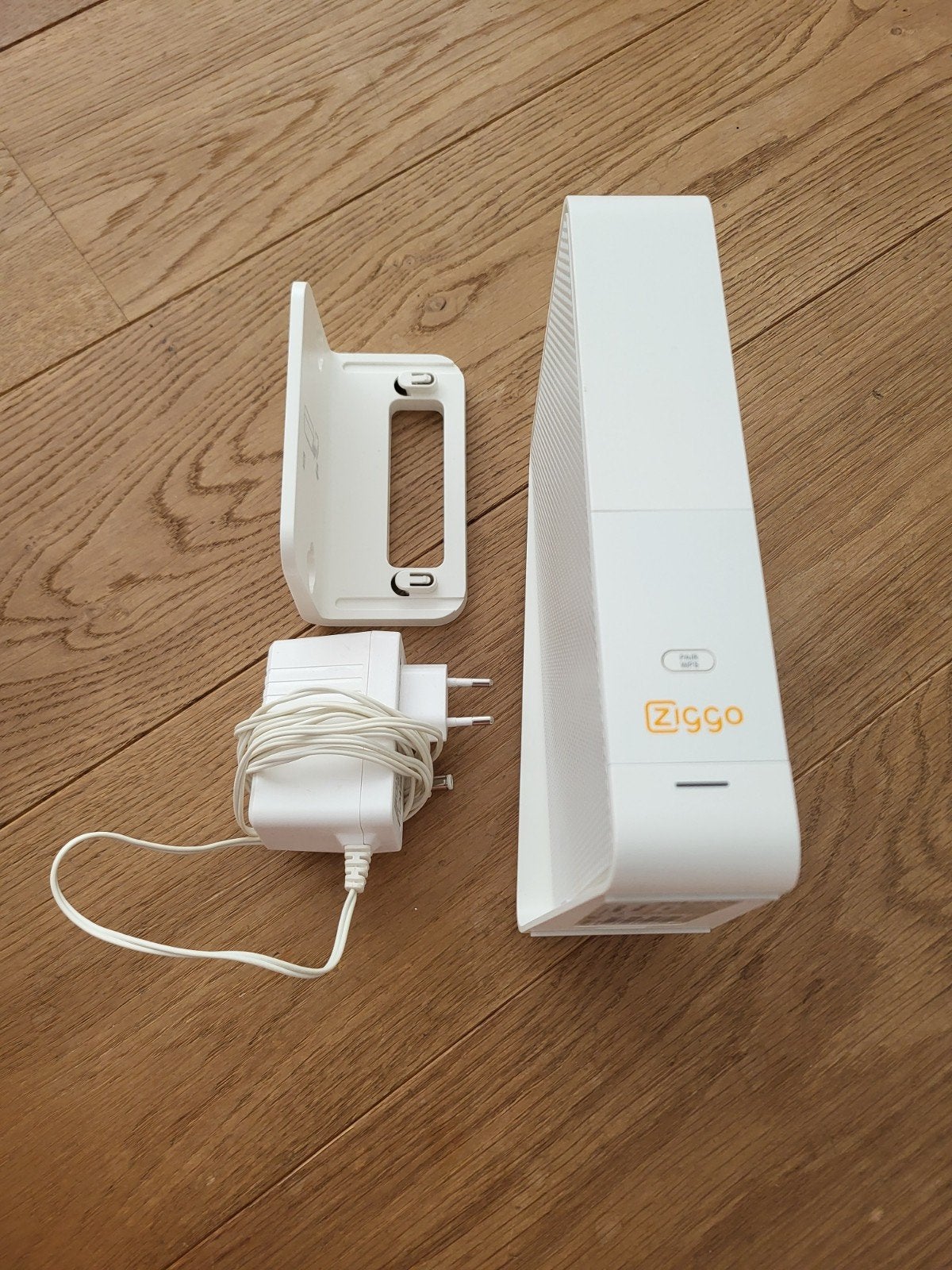 Ziggo Router CH7465LG-ZG, Ophalen of Verzenden, Gebruikt, Router met modem, Ziggo