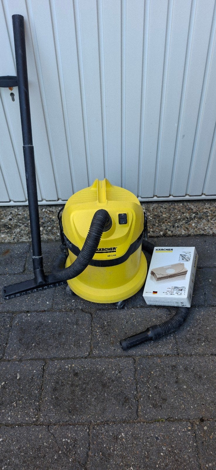 Karcher Wd 2200 bouwstofzuiger met stofzakken en filter, Ophalen, Gebruikt