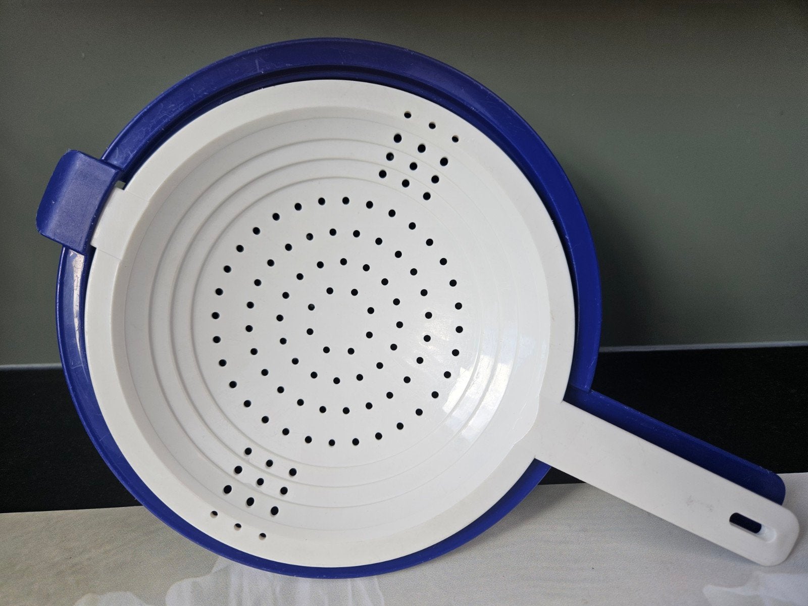 Tupperware Duo Vergiet Blauw/Wit, Gebruikt, Blauw, Overige typen, Ophalen of Verzenden