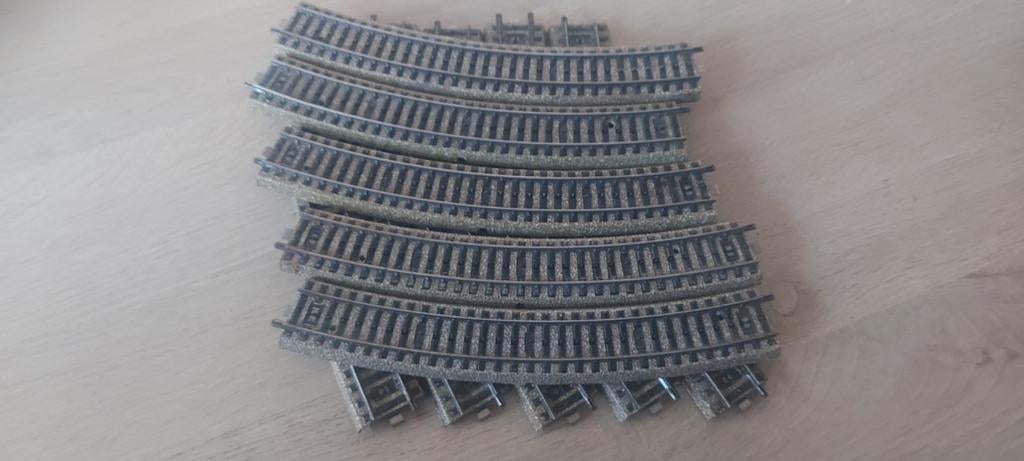 10 gebogen Märklin m-rails artikelnummer 5200, Arnold, Gelijkstroom, Rails, Ophalen of Verzenden