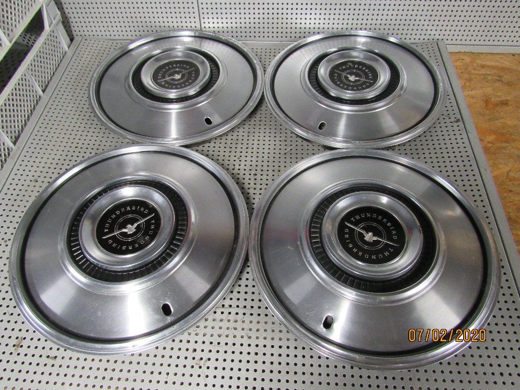 Set Wieldoppen Hubcap Ford Thunderbird '72-'76 T-Bird RVS 15, Gebruikt, Amerikaanse onderdelen, Ford, USA