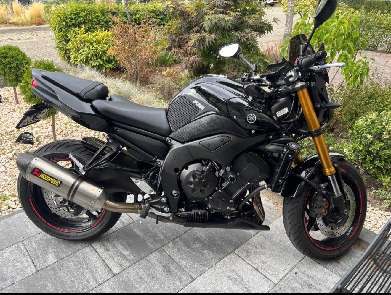 Yamaha FZ8 - 2011 - Nette staat met Akrapovič en CarPlay, Motoren, Sportuitlaat, Occasion, 4 cilinders, Motorrijbewijs A