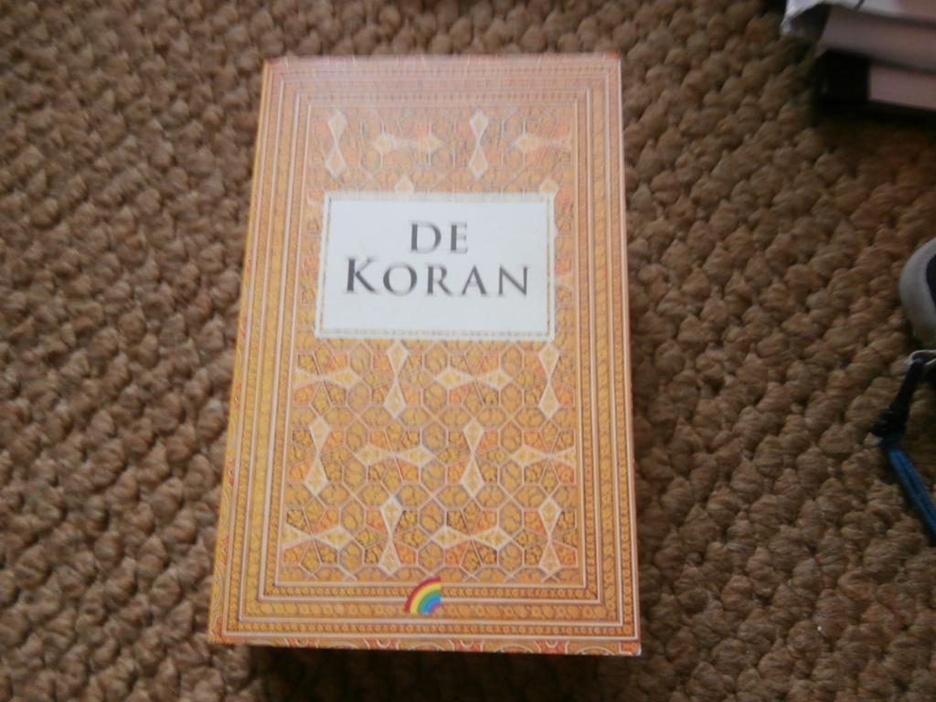 Boek van de Islam moslims De Koran Rainbow pocket 795, Ophalen of Verzenden, Zo goed als nieuw, Koran, Islam