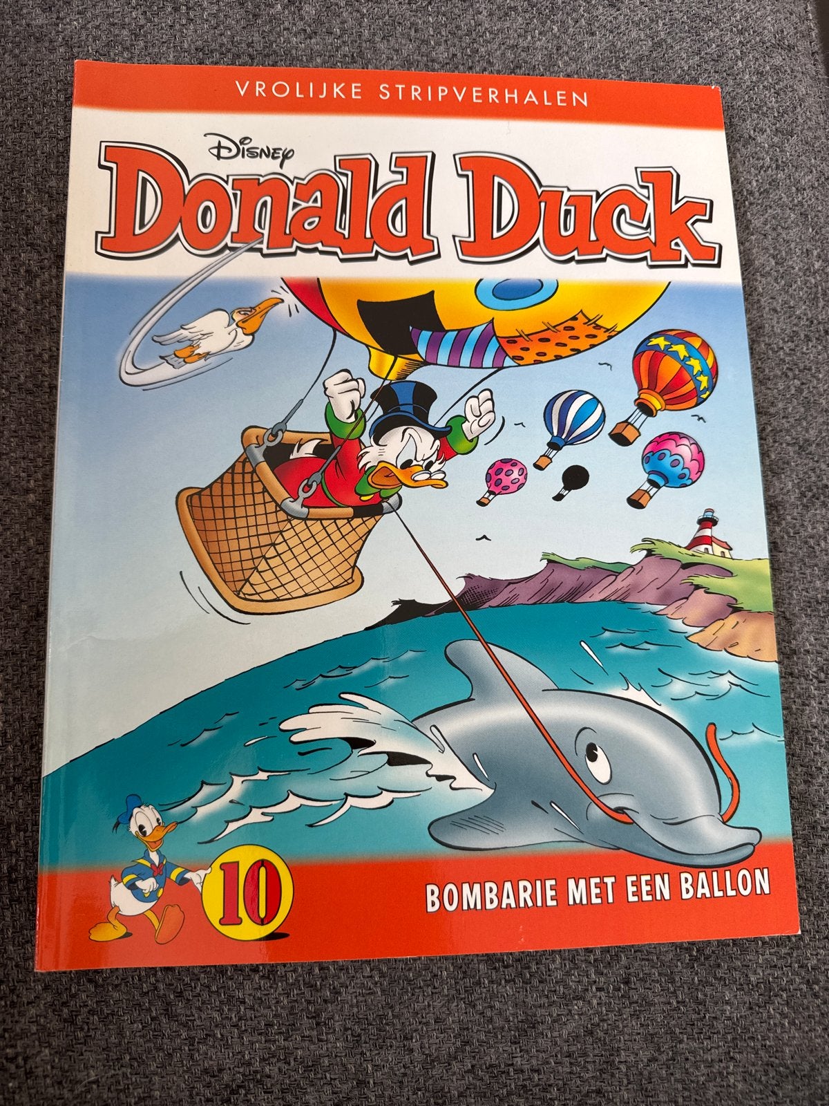 Donald Duck Vrolijke Stripverhalen 10 - Bombarie met een bal, Eén stripboek, Ophalen of Verzenden, Zo goed als nieuw