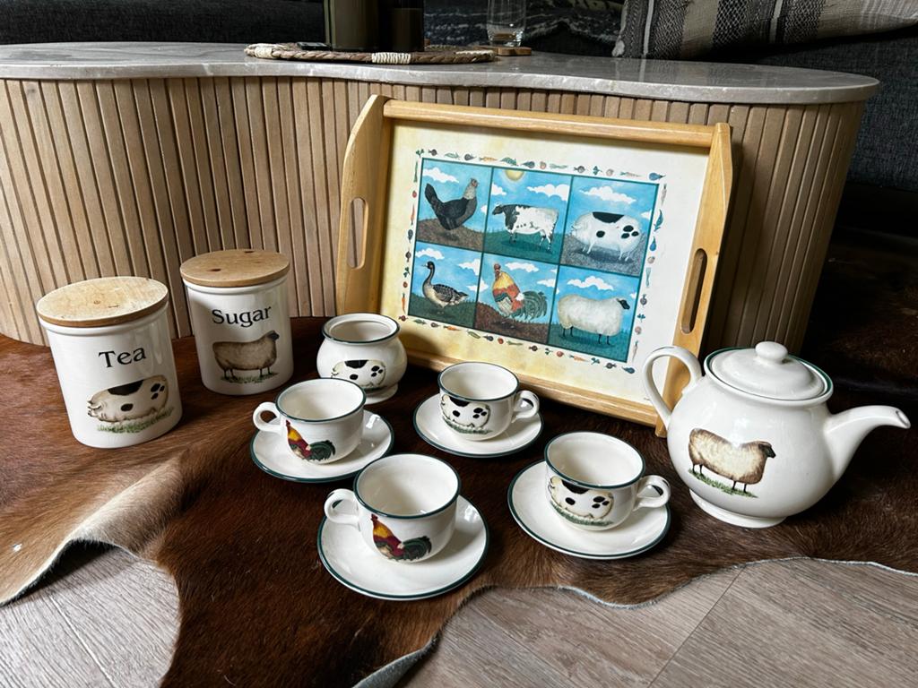 Cloverleaf servies met boerderijdieren - theepot, kopjes, su, Ophalen, Keramiek, Zo goed als nieuw, Overige stijlen