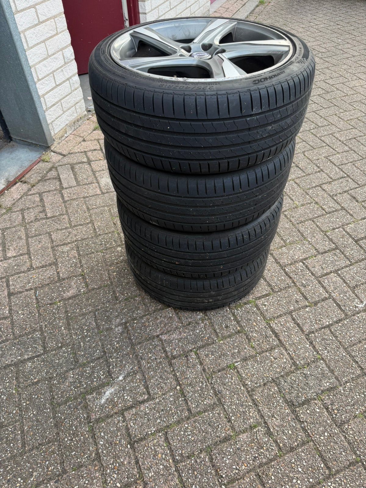 225/40R18 velgen volvo banden, Ophalen, 17 inch, 225 mm, Zomerbanden