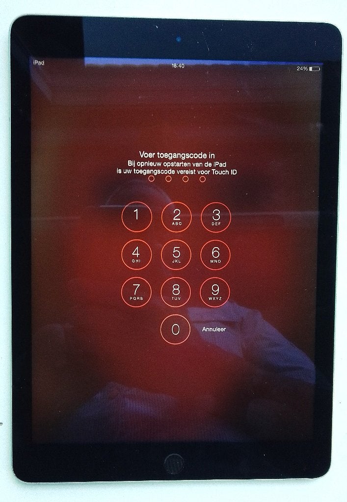 APPEL iPad geblokkeerd vraagt om een paswoord., 10 inch, Apple iPad, Ophalen of Verzenden, Zo goed als nieuw