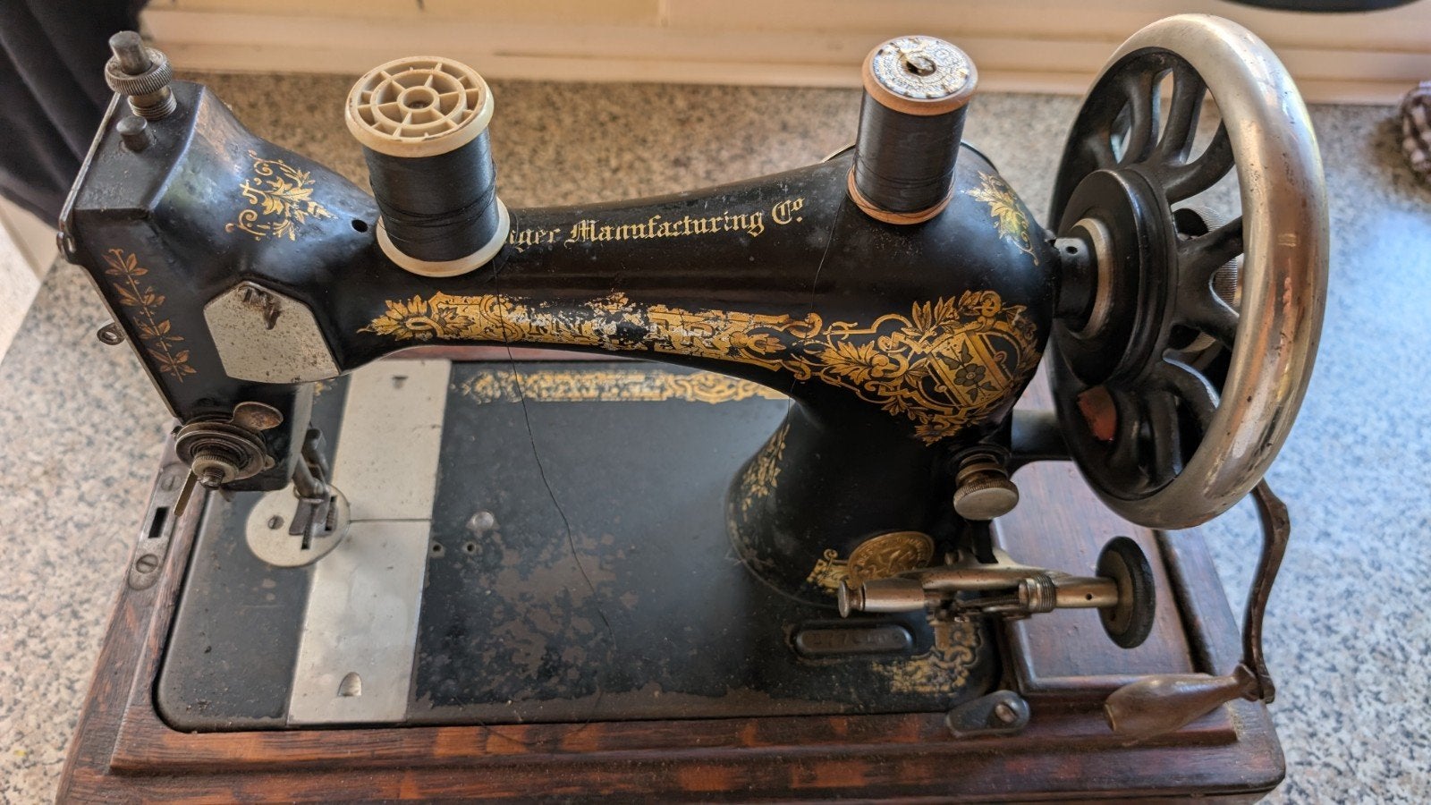 Antieke Singer Naaimachine met Houten Kap, Ophalen