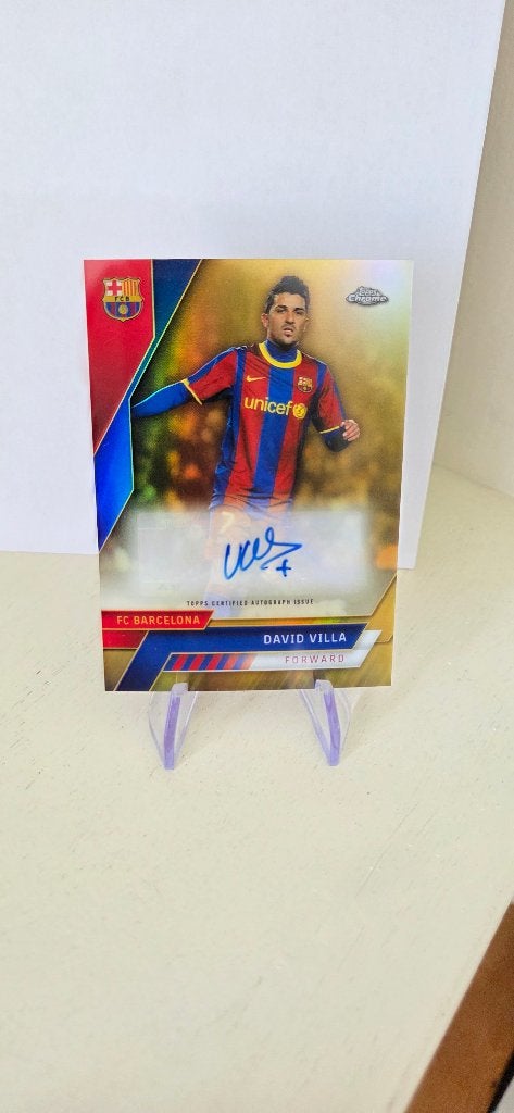 2022 Topps Chrome fc barcelona David Villa /50 auto gold, Verzamelen, Verzenden, Nieuw, Buitenlandse clubs, Spelerskaart