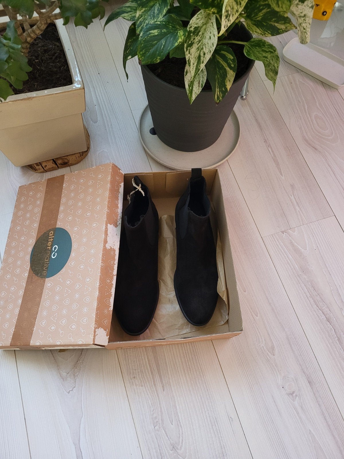 Zwarte suède enkellaarzen - Maat 41 - Nieuw, Zwart, Lage of Enkellaarzen, Nieuw, Ophalen of Verzenden