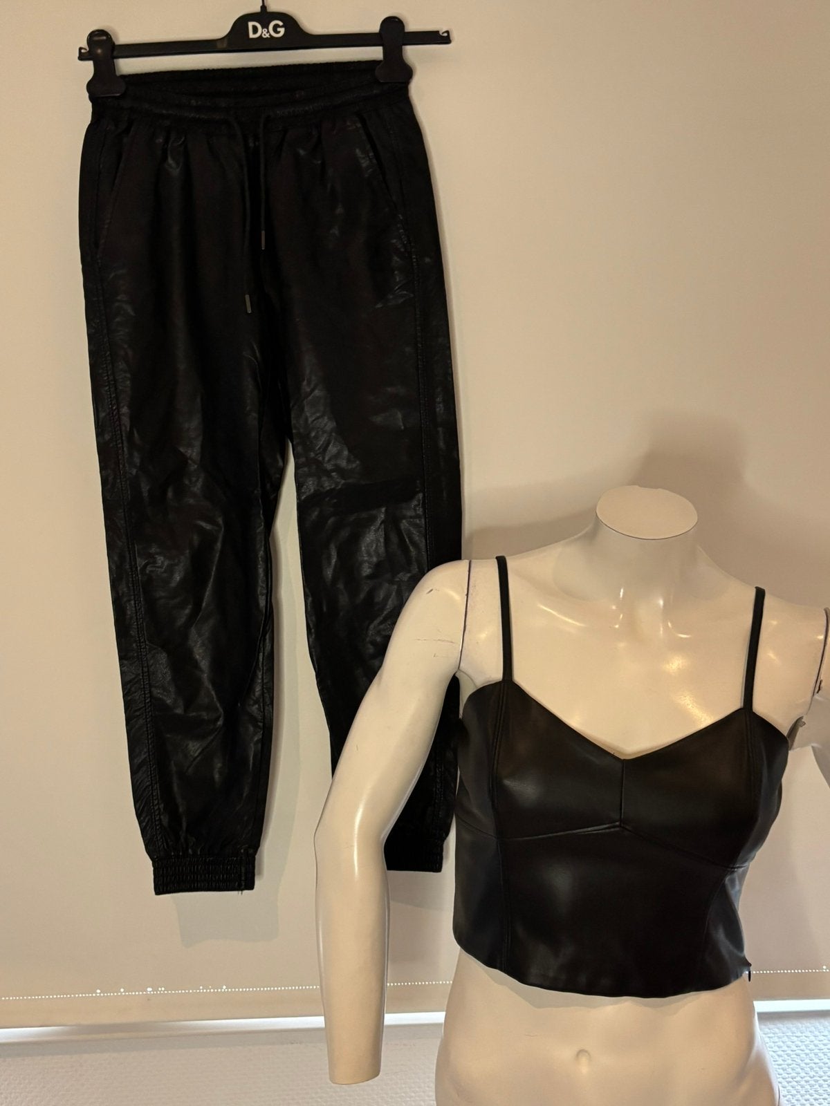 Zara lederlook broek met bijpassende top xs, ., Zwart, Ophalen of Verzenden, Zo goed als nieuw