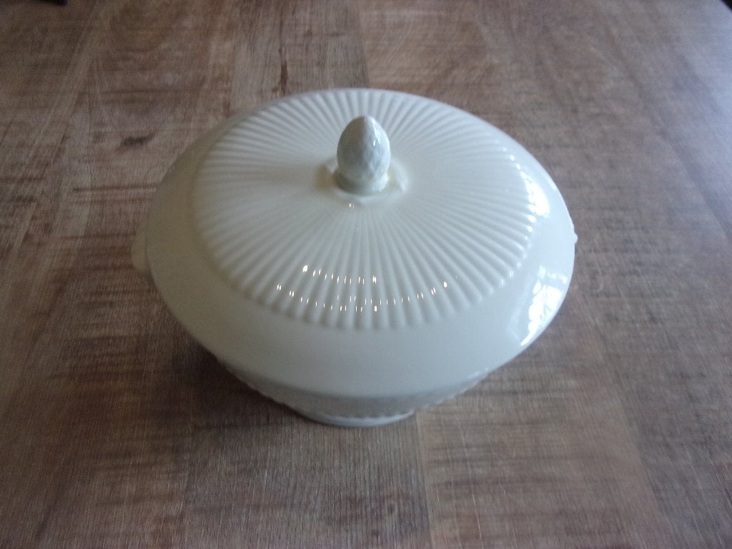 Wedgwood Edme dekschaal terrine deksel 20,5 cm, Huis en Inrichting, Klassiek, Ophalen of Verzenden, Schaal of Schalen, Zo goed als nieuw