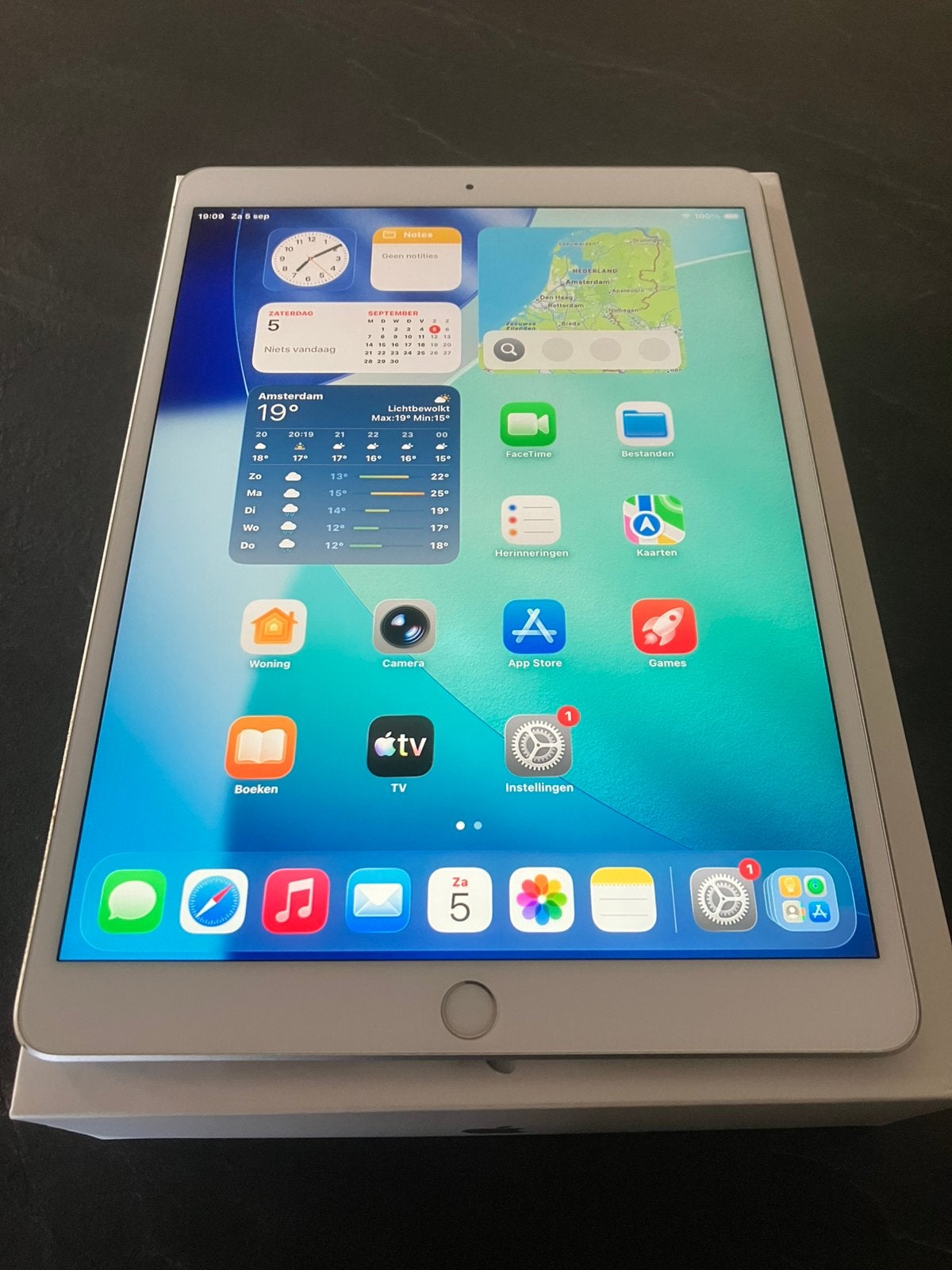 Zeer nette Ipad Air 3e generatie Wi-Fi 64GB Silver, 10 inch, Apple iPad Air, Ophalen of Verzenden, Zo goed als nieuw