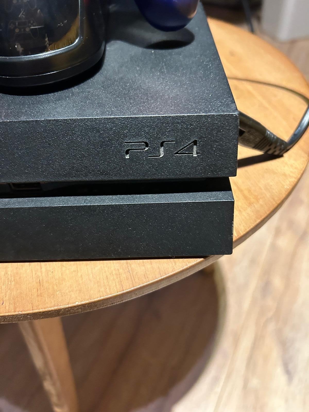 PlayStation 4 (PS4) met 2 controllers en oplader, Met 2 controllers, Ophalen of Verzenden, Original, 500 GB