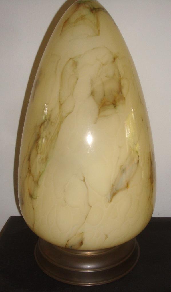 Menhir lamp, gemarmerd glas, messing voet, 34 cm hoog, goede, Ophalen of Verzenden