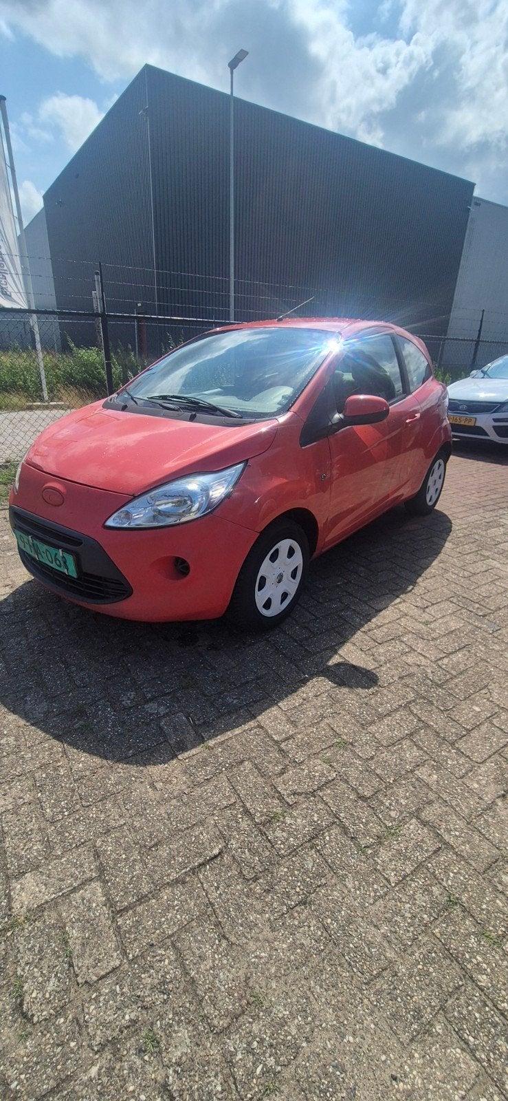 Ford Ka 1.2 51KW 2009 Rood, Voorwielaandrijving, 1242 cc, 4 cilinders, 4 stoelen