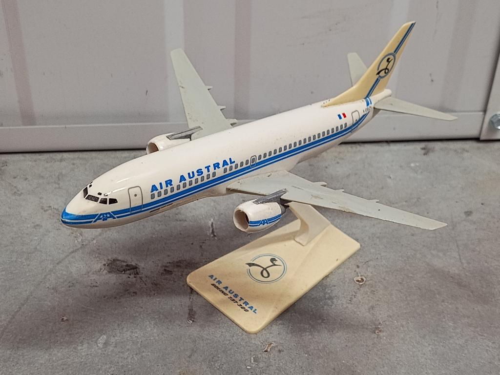 schaalmodel Boeing 737 Air Austral, Ophalen of Verzenden, Zo goed als nieuw, Schaalmodel