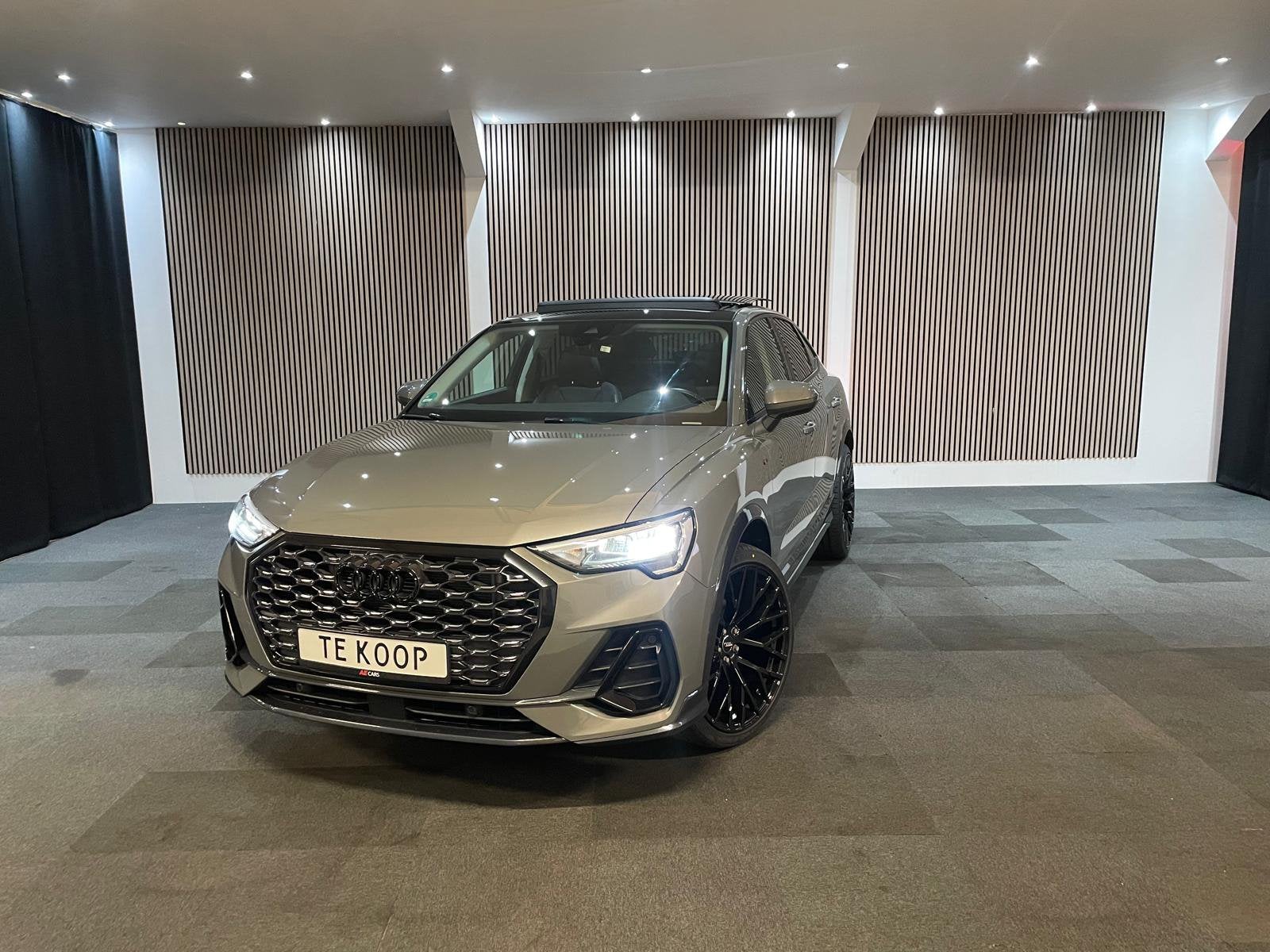 Audi Q3 Sportback 35 TFSI 3xS-line 2023 PANO|KEYLESS|CAMERA, Auto's, Audi, 1498 cc, 4 cilinders, 150 pk, Leder en Stof