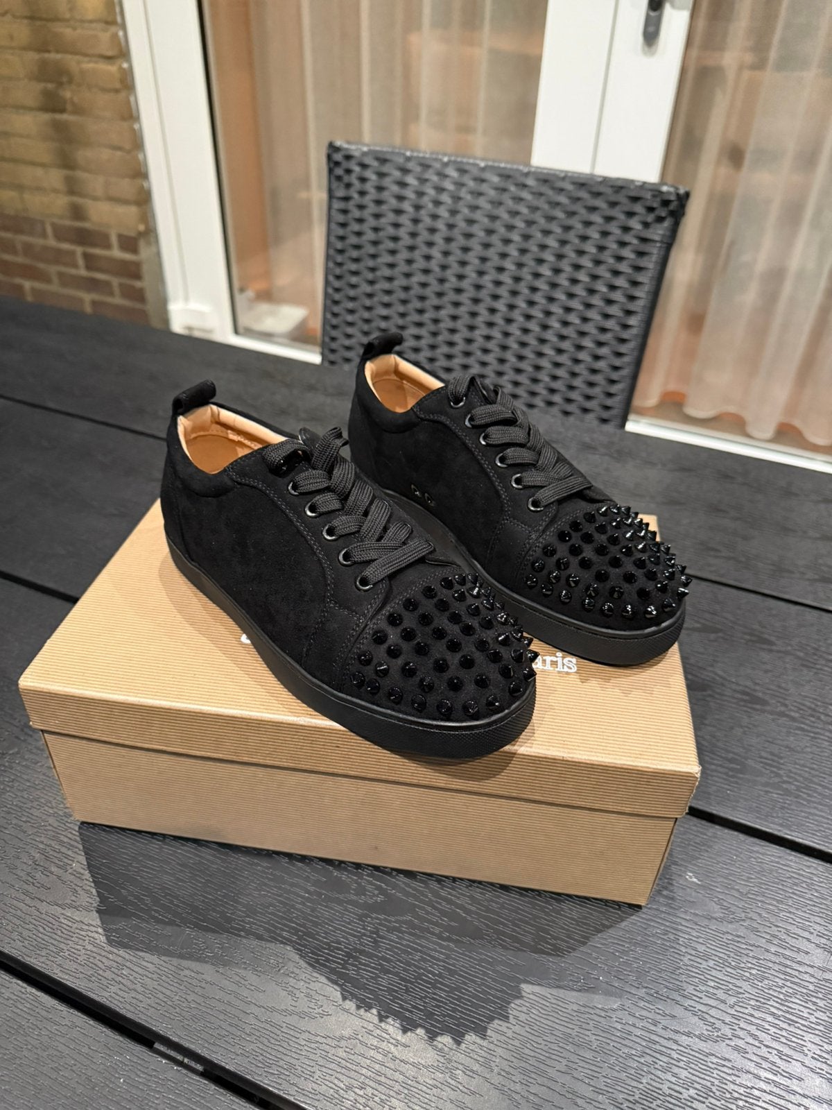 Christian Louboutin Louis Junior Spikes maat 36 | Nieuw, Ophalen of Verzenden, Nieuw, Zwart