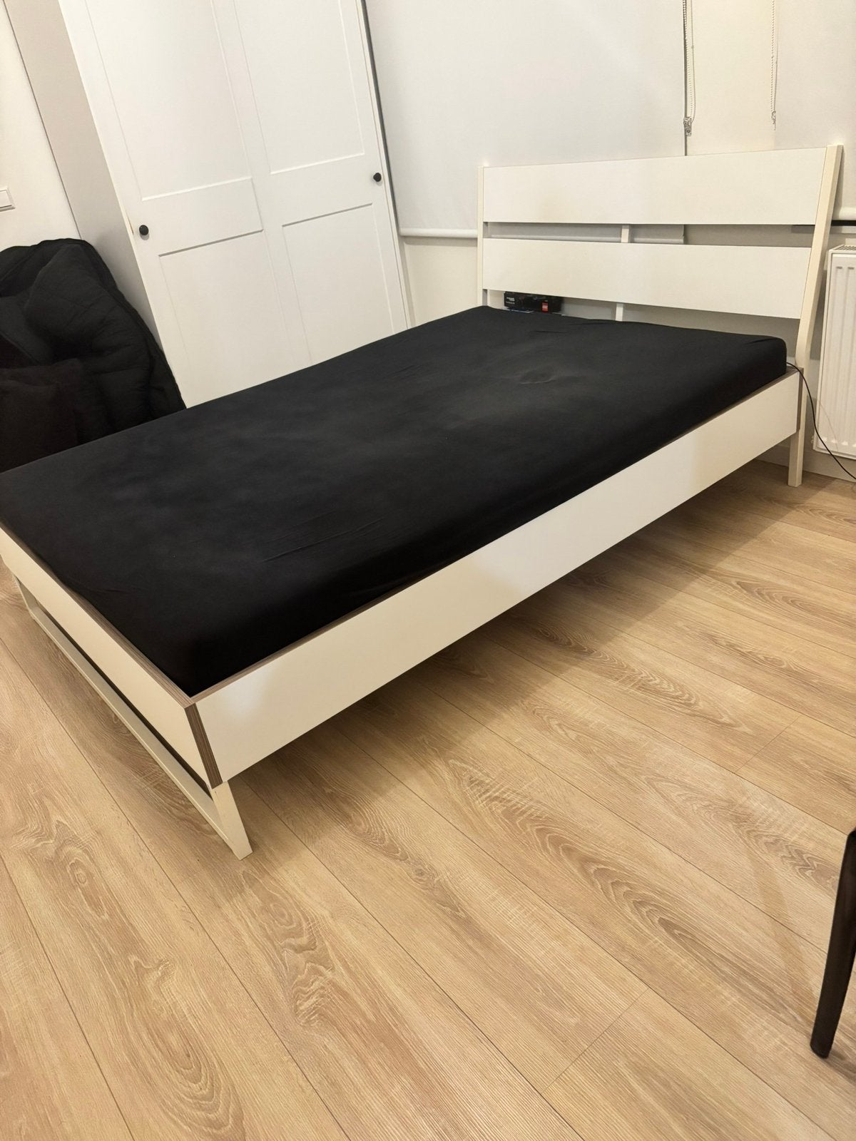 Bed twijfelaar inclusief matras, Ophalen, 140 cm, Zo goed als nieuw, Twijfelaar