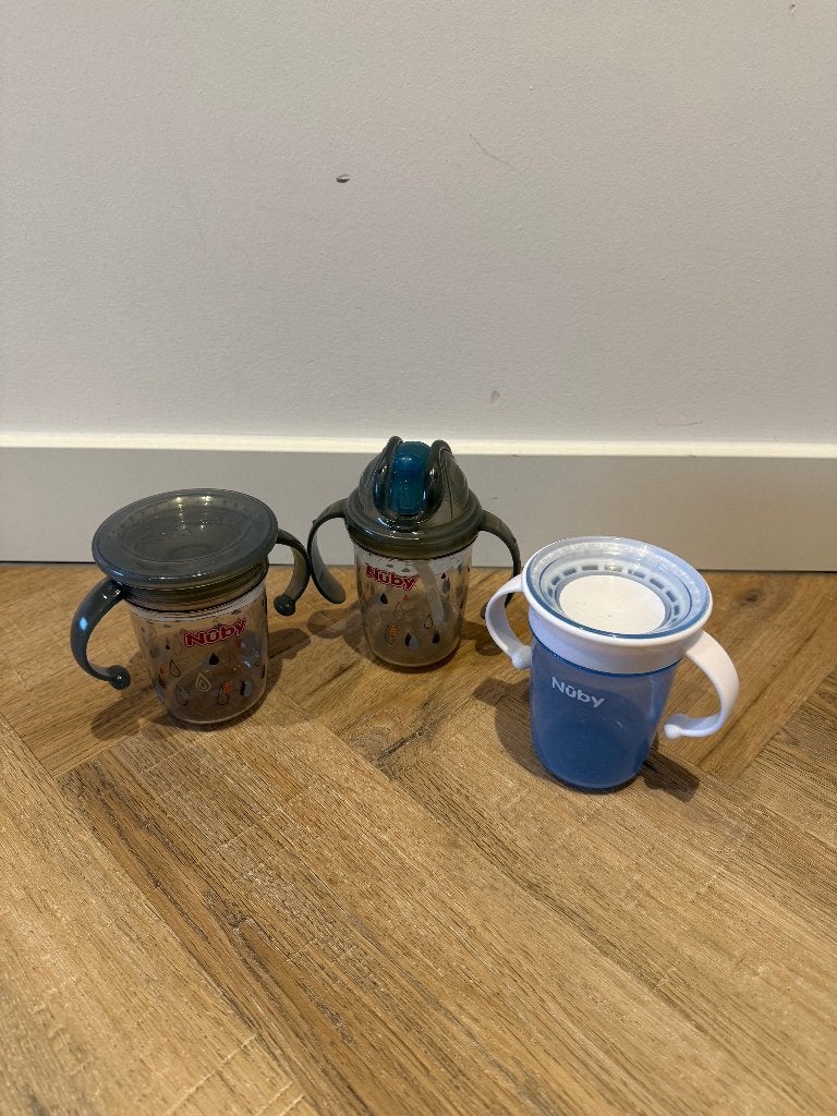Heel goed 3x Nuby antilek 360 wonder cup beker set rietjes, Ophalen of Verzenden, Zo goed als nieuw, Overige typen