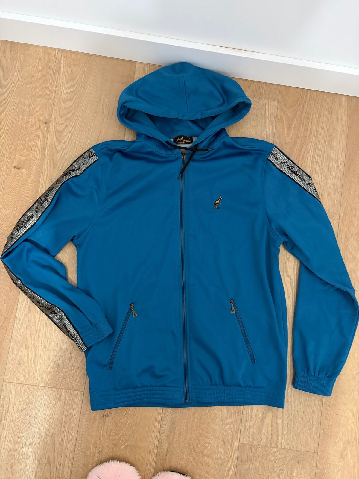 Australian Track Jacket met Bies en Capuchon, Ophalen of Verzenden, Zo goed als nieuw