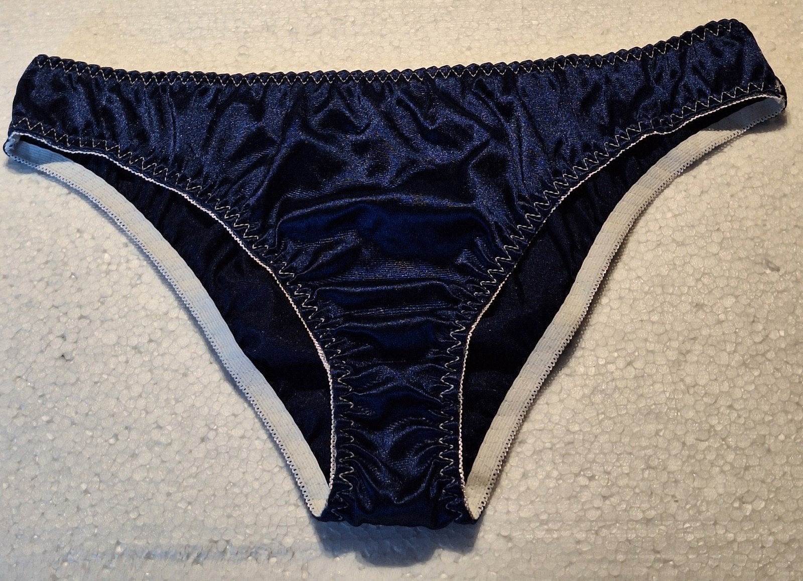 Sexy satijnen nieuwe blauwe slip XL, Kleding | Dames, Ondergoed en Lingerie, Verzenden, Blauw, Slip