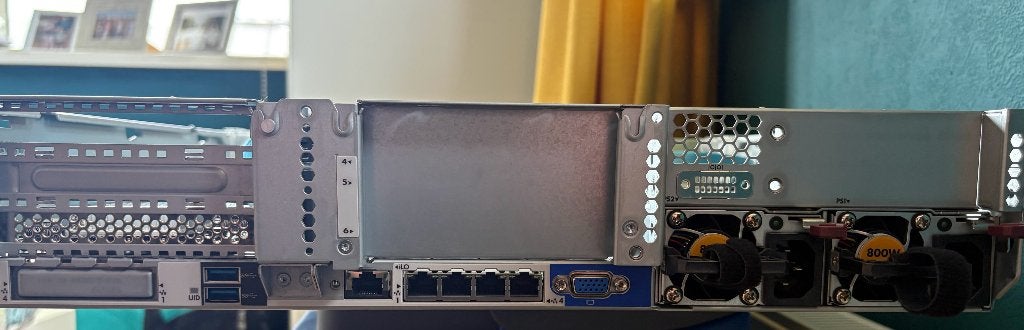 HPE DL380 Gen9 Server + iLO Advanced Licentie, Computers en Software, Ophalen, 2 tot 3 Ghz, 32 GB, Refurbished