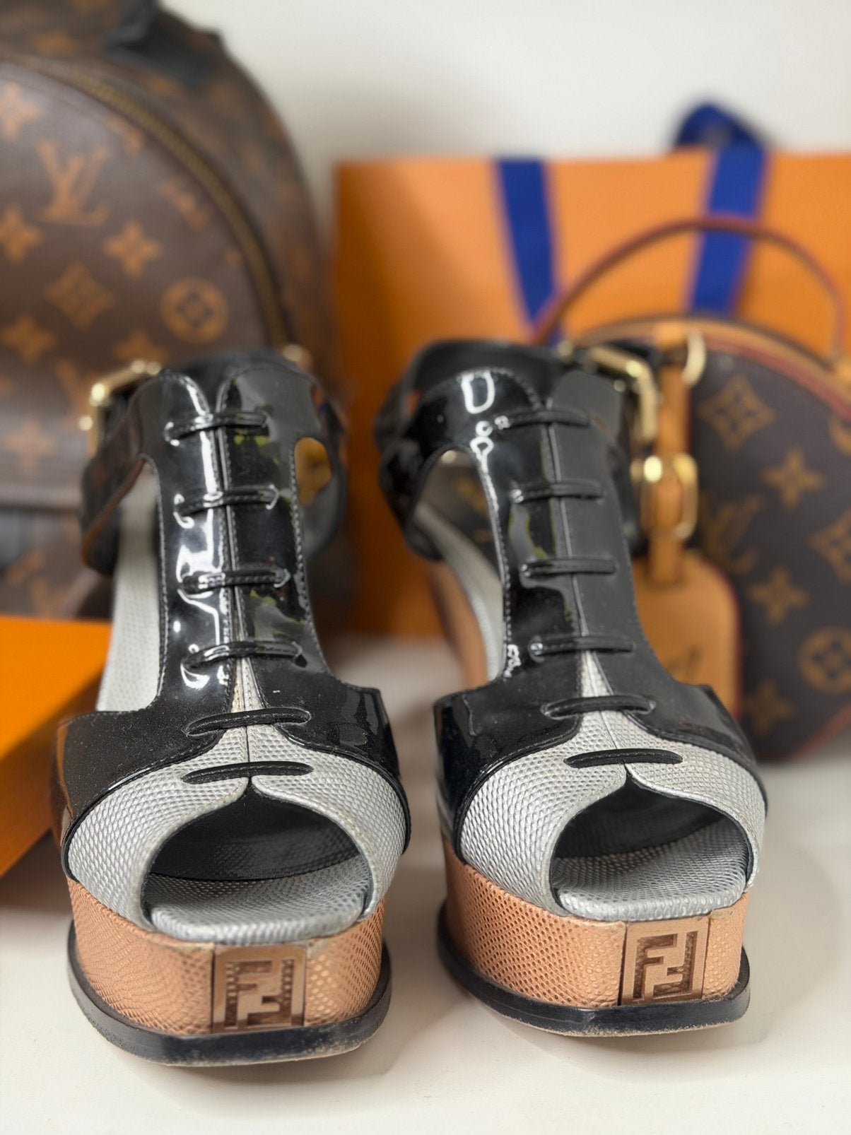 Originele Fendi pumps, Kleding | Dames, Zo goed als nieuw, Grijs, Sandalen of Muiltjes, Ophalen of Verzenden