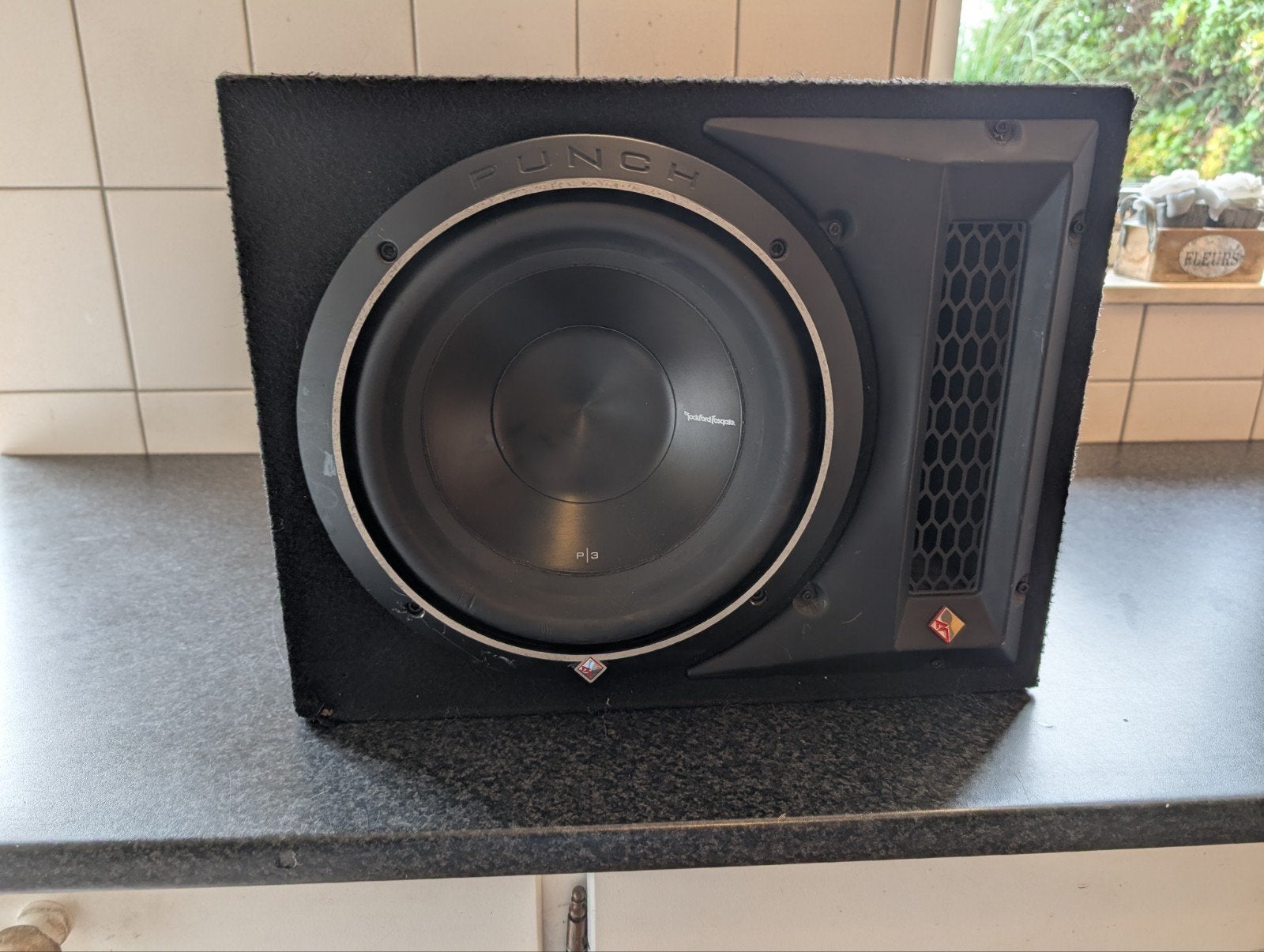 Rockford Fosgate P3 1x10 inch 500W rms subwoofer met behuizi, Auto diversen, Ophalen of Verzenden, Gebruikt