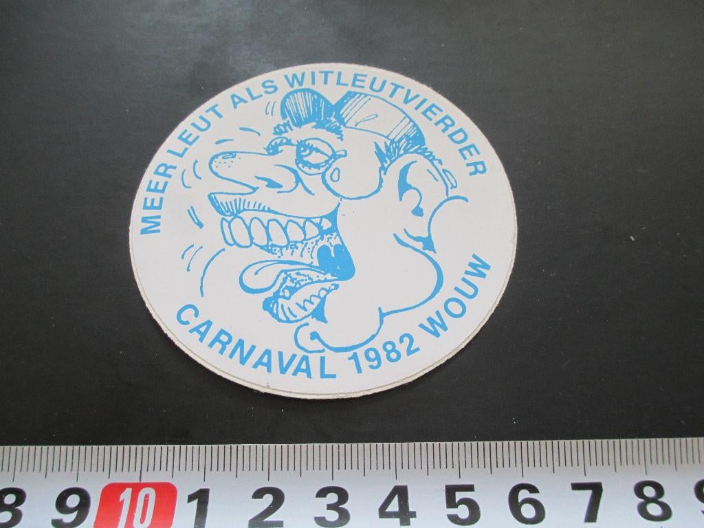 sticker carnaval 1982 wouw meer leut als witleutvierder, Ophalen, Zo goed als nieuw