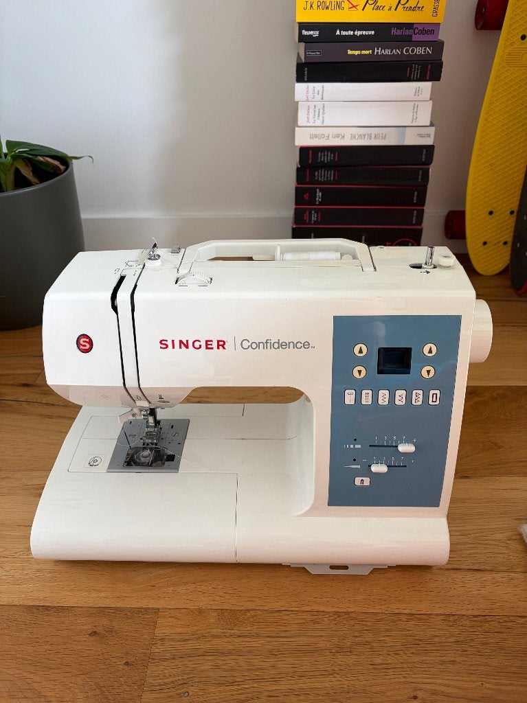 Sewing Machine + extra, Hobby en Vrije tijd, Naaimachines en Toebehoren, Ophalen, Zo goed als nieuw, Naaimachine, Singer
