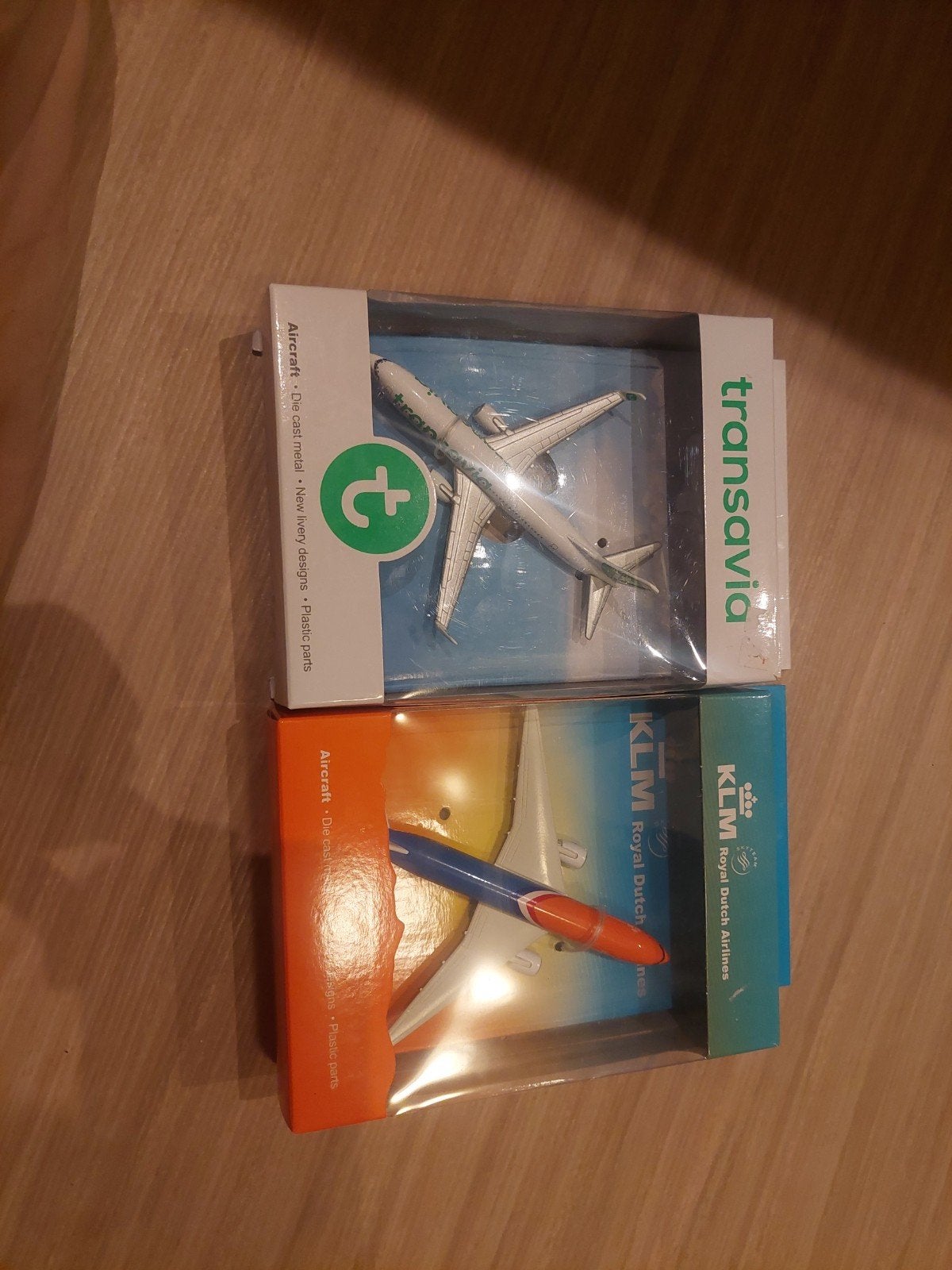 KLM en transavia modelvliegtuigen, Ophalen of Verzenden, Zo goed als nieuw, 1:72 tot 1:144, Overige merken
