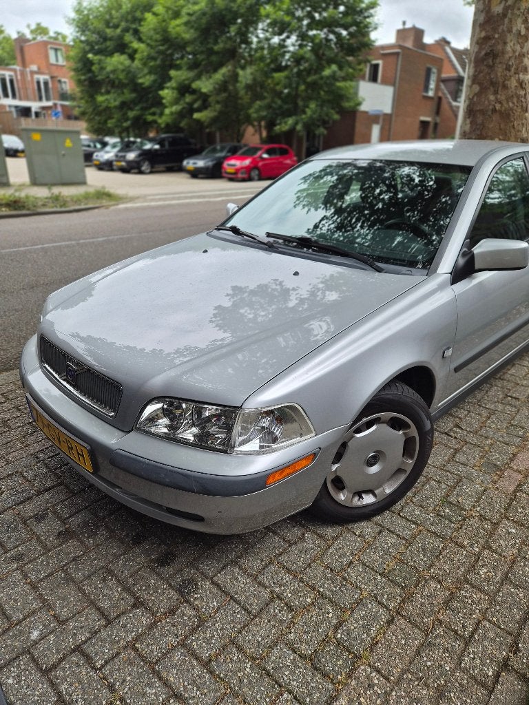 Volvo S40 1.8 2001 Grijs, Auto's, Volvo, Voorwielaandrijving, Stof, 4 cilinders, 122 pk