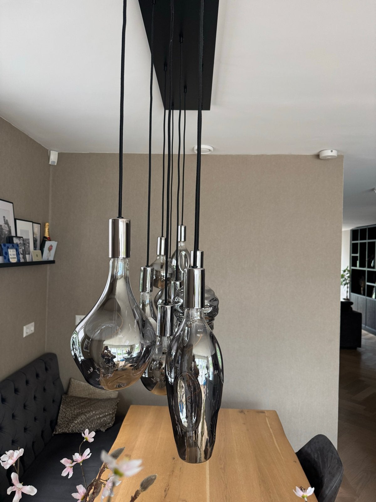 Moderne hanglamp met 10 smoke glazen bollen, Ophalen, Zo goed als nieuw, Glas, E27 (groot)