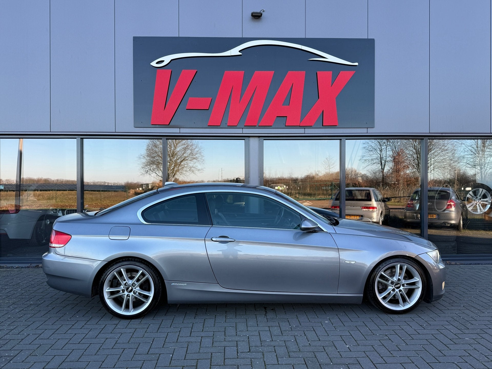 BMW Coupé 325i Xenon ½Leder Sportint Memory NaviProf Cruis, Auto's, 745 kg, Achterwielaandrijving, Gebruikt, Zwart