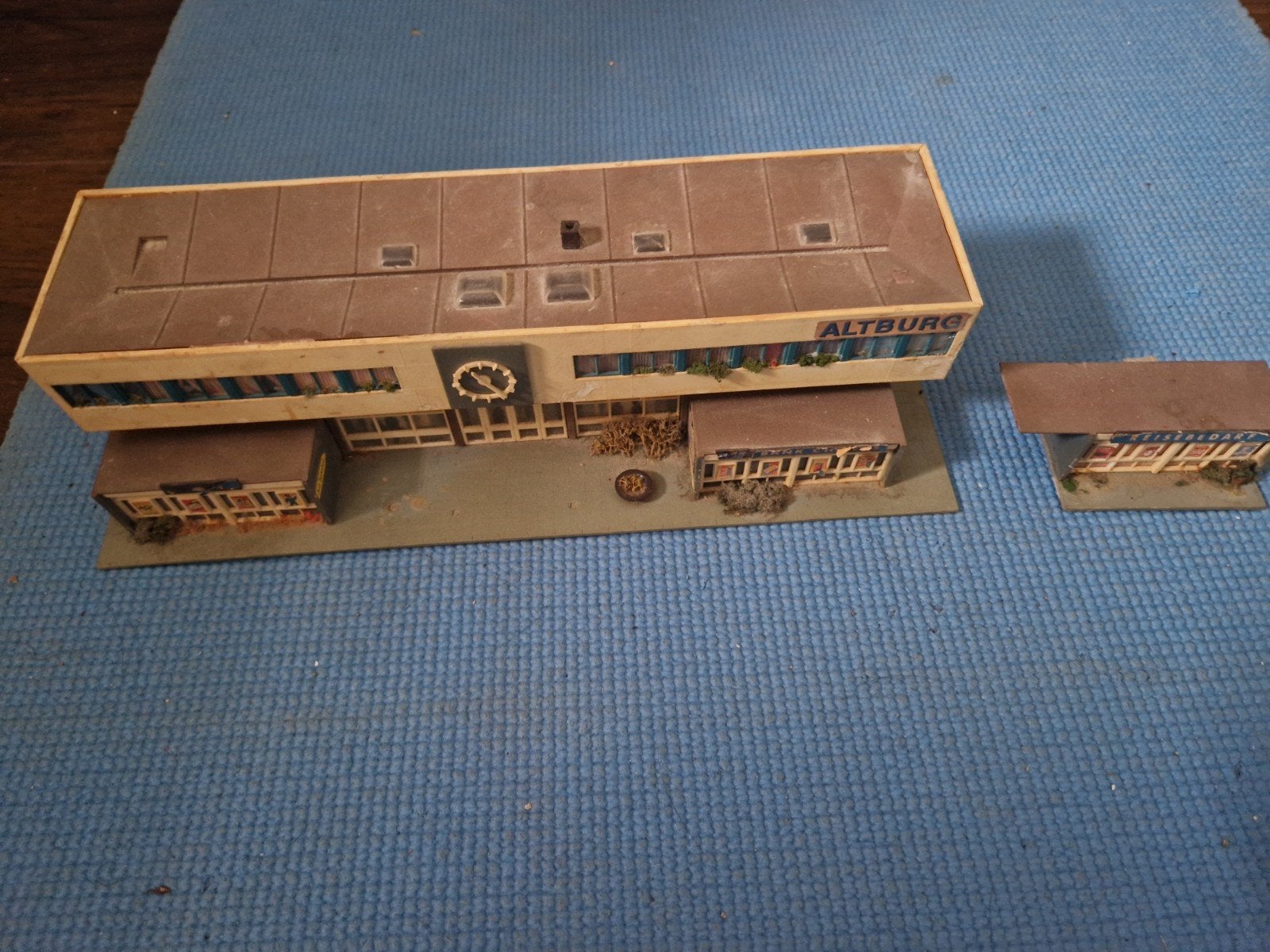 Modelspoorweg Station Altburg met perron - Gebruikt, Ophalen of Verzenden, Gebruikt, Brug, Tunnel of Gebouw