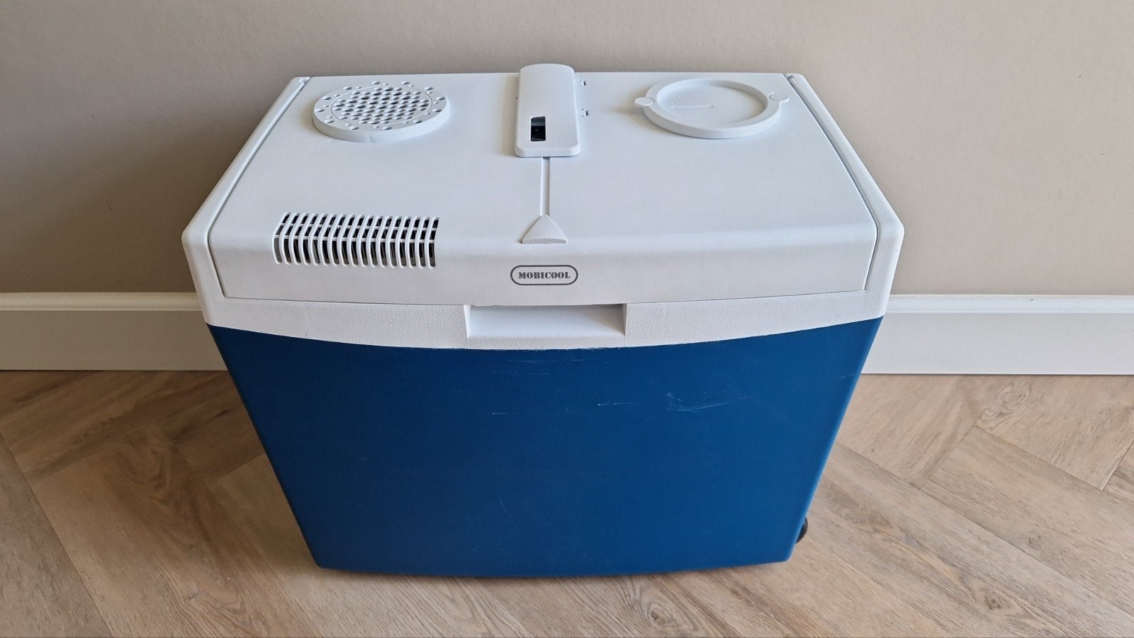 Koelbox Mobicool - 33 liter - 230V AC / 12V DC, Ophalen, Zo goed als nieuw, Koelbox, Elektrisch
