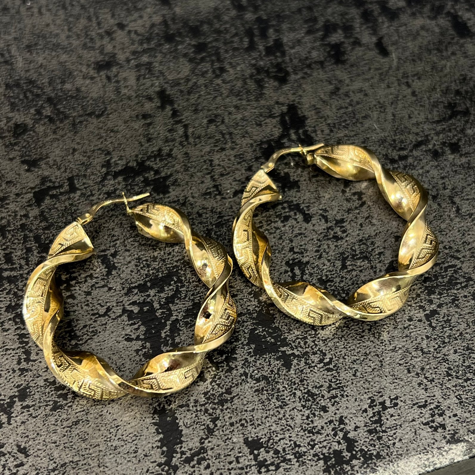 14k gouden wokkel oorbellen, Nieuw, Ophalen of Verzenden, Knopjes of Stekers, Goud