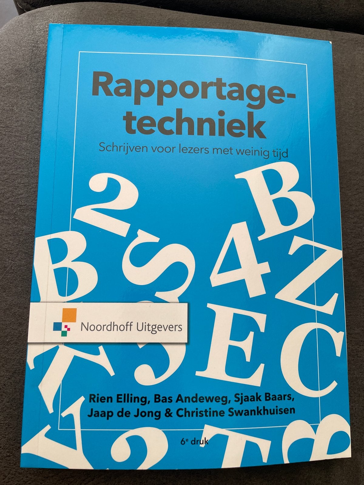 Rapportagetechniek: Schrijven voor lezers met weinig tijd, Ophalen, Gamma, Zo goed als nieuw, HBO