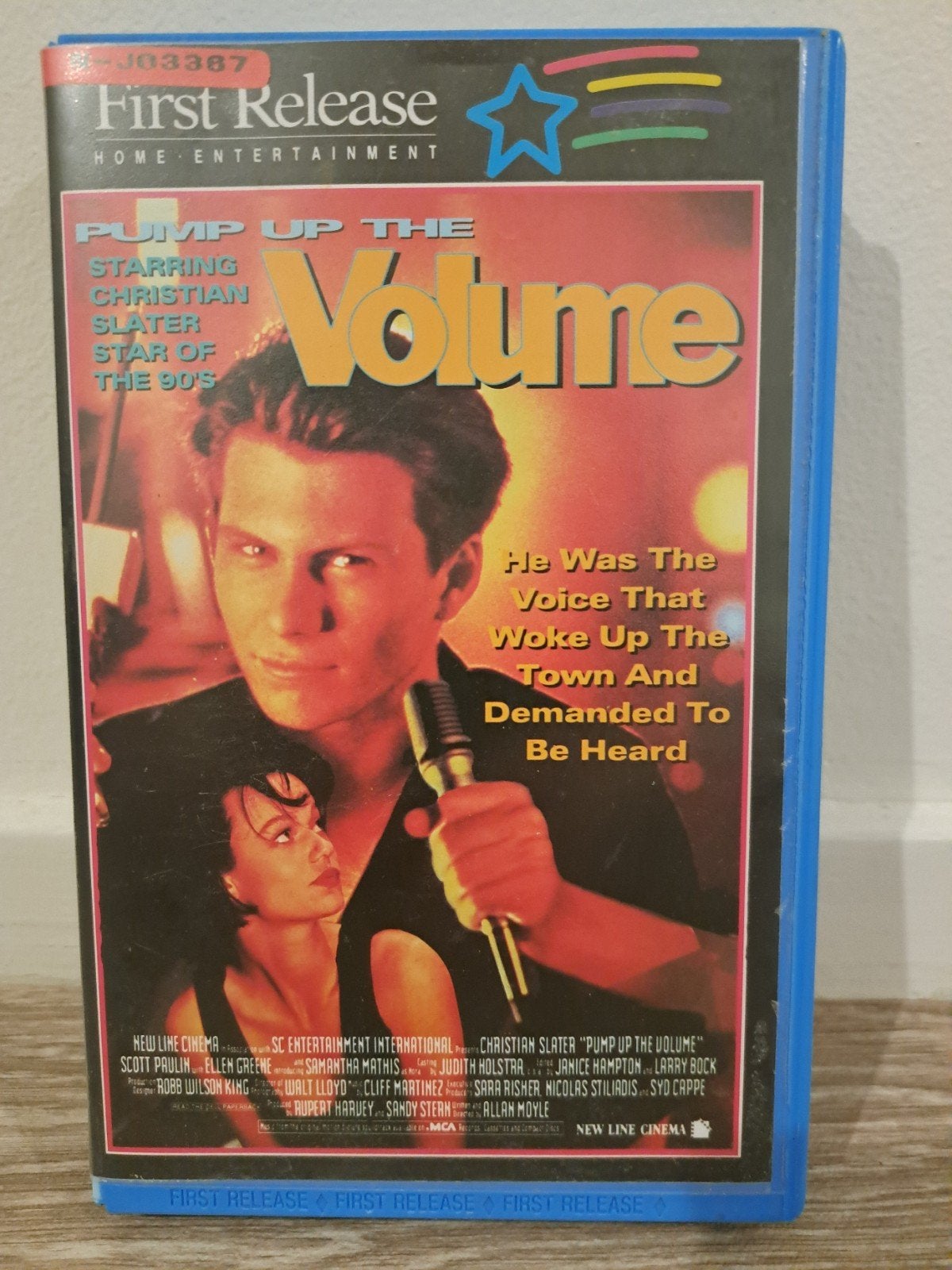 VHS: Pump Up The Volume - Nieuw Ex-rental (Christian Slater), Cd's en Dvd's, VHS | Film, Ophalen, Engels, Ex-rental, Drama