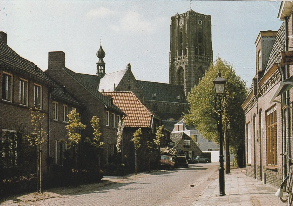 OIRSCHOT St. Odulphusstraat met Petrus Banden Kerk, Verzenden, 1980 tot heden, Gelopen, Noord-Brabant