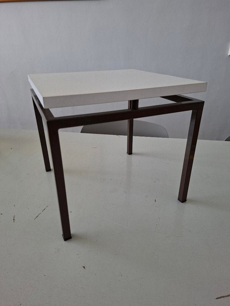 Vintage mid century design bijzettafel Pastoe stijl bruin, Minder dan 45 cm, Minder dan 55 cm, Gebruikt, Metaal of Aluminium