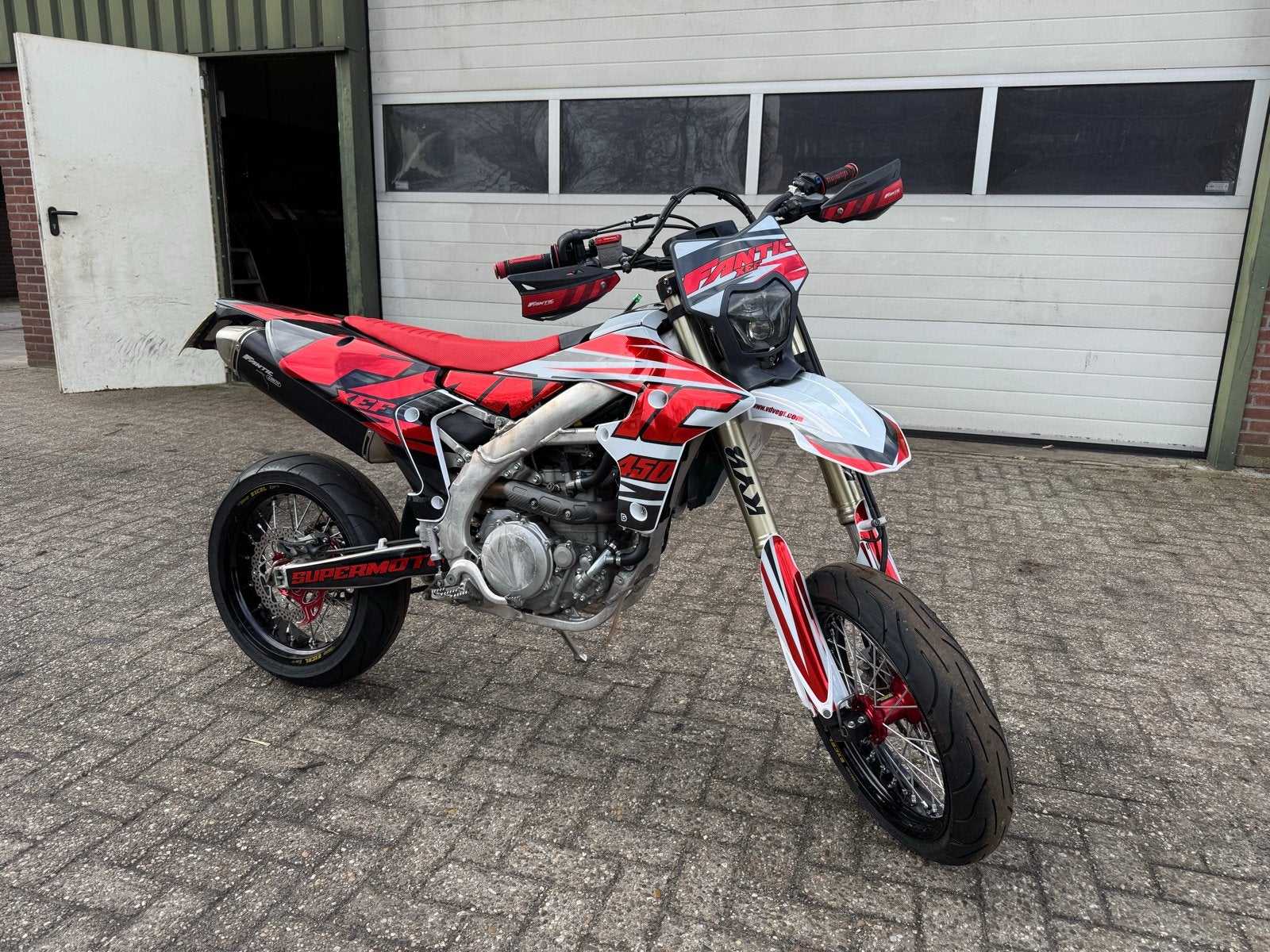 Fantic Xef 450 2024 Supermoto met extra enduro wielen, Occasion, Particulier, Meer dan 35 kW, Minimaal motorrijbewijs A2