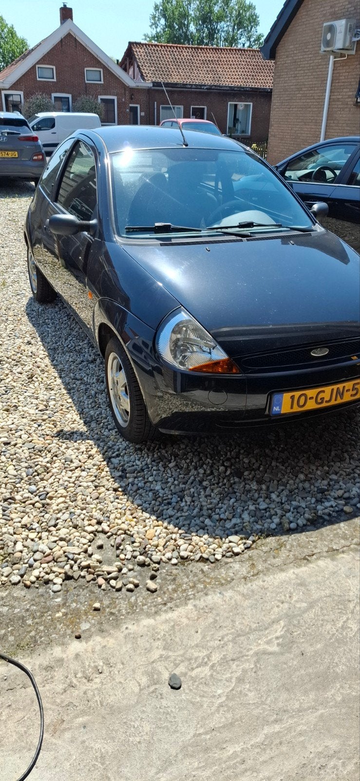 Ford Ka 1.3 I 44KW 2008 Zwart, Auto's, Voorwielaandrijving, 1299 cc, 31 €/maand, 4 cilinders