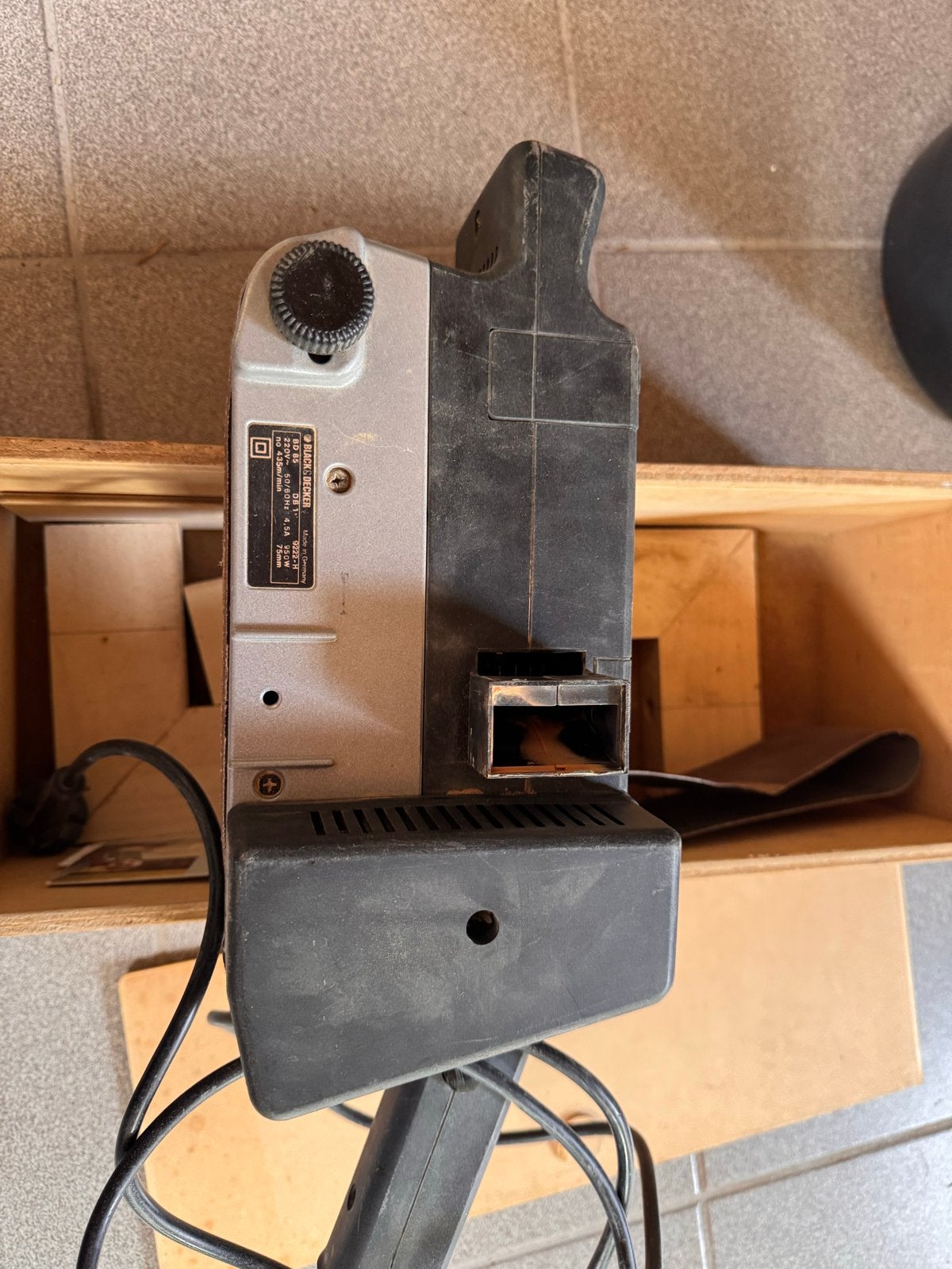 Bandschuurmachine black & decker Bd 85, Ophalen of Verzenden, Zo goed als nieuw, Minder dan 600 watt, Bandschuurmachine