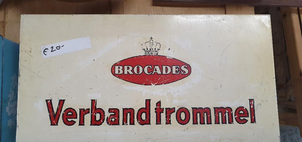 verbanddoos retro, Ophalen