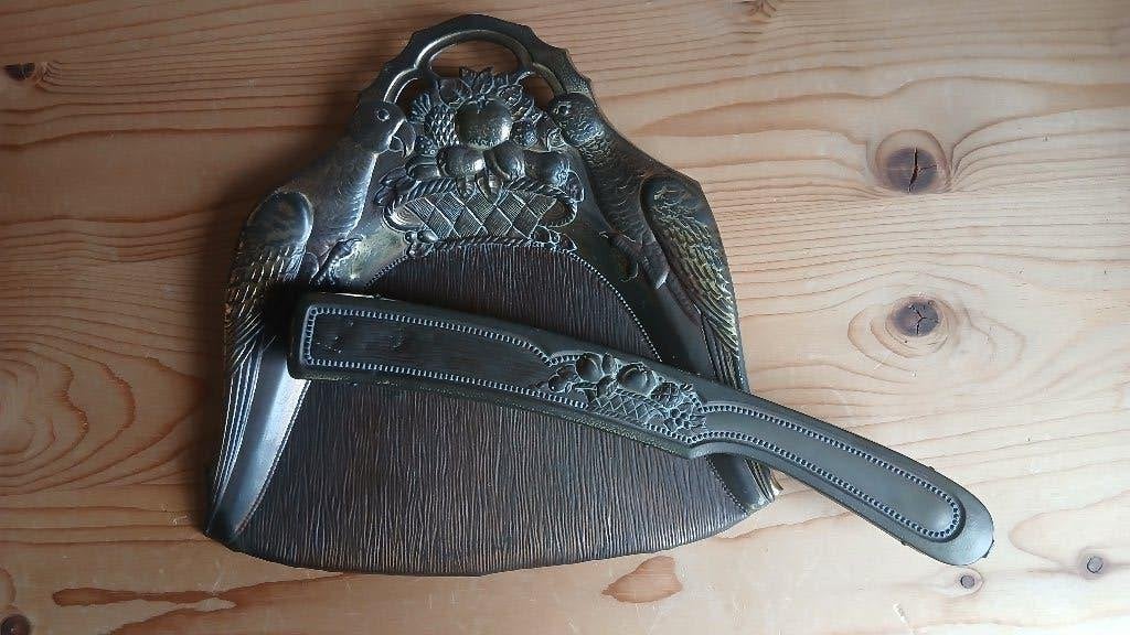 Antiek stoffer en blik, Ophalen of Verzenden