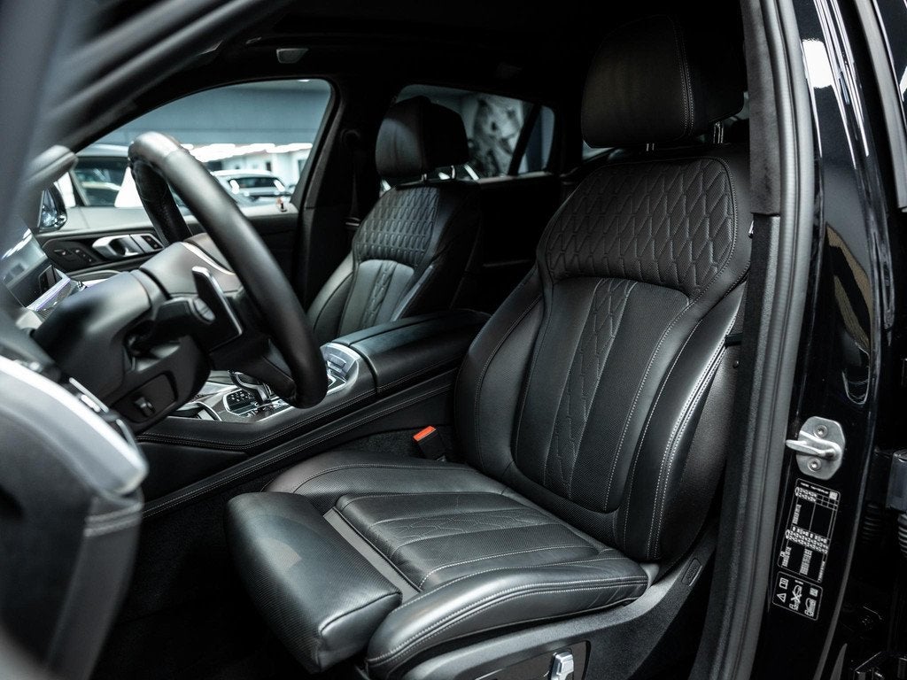 BMW X6 M50i High Executive, Auto's, Automaat, Stof, Gebruikt, 2210 kg